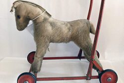 toy pull-horse