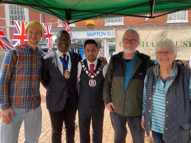 Chesham Mayor and Deputy Mayor standing next to two men and a woman
