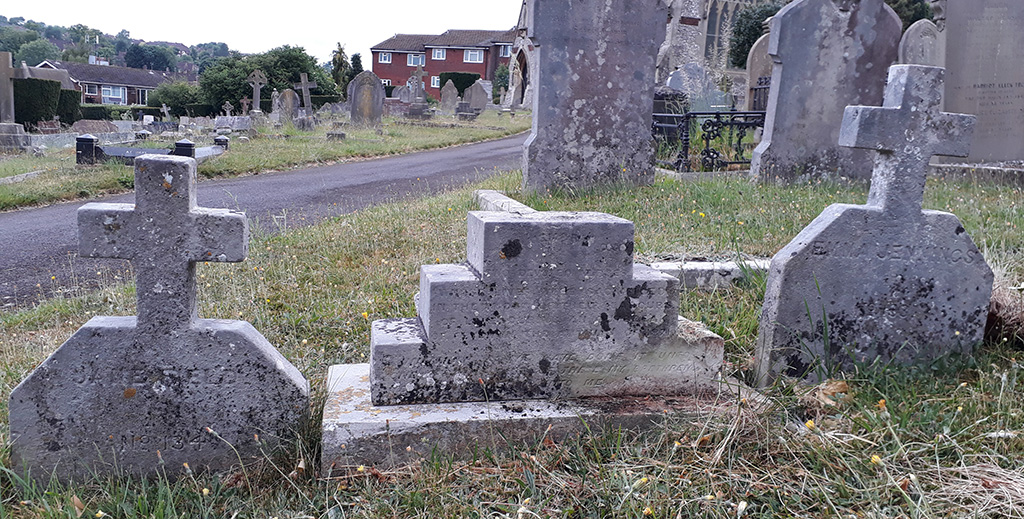 Photo of grave stones of nurses who died during the typhoid outbreak in Chesham
